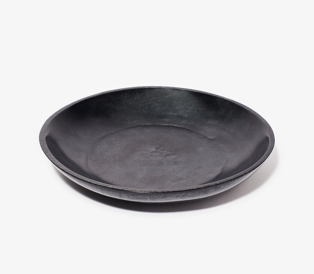 black ceramic bowl